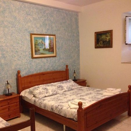 B & B Leonard Acqui Rome Bagian luar foto