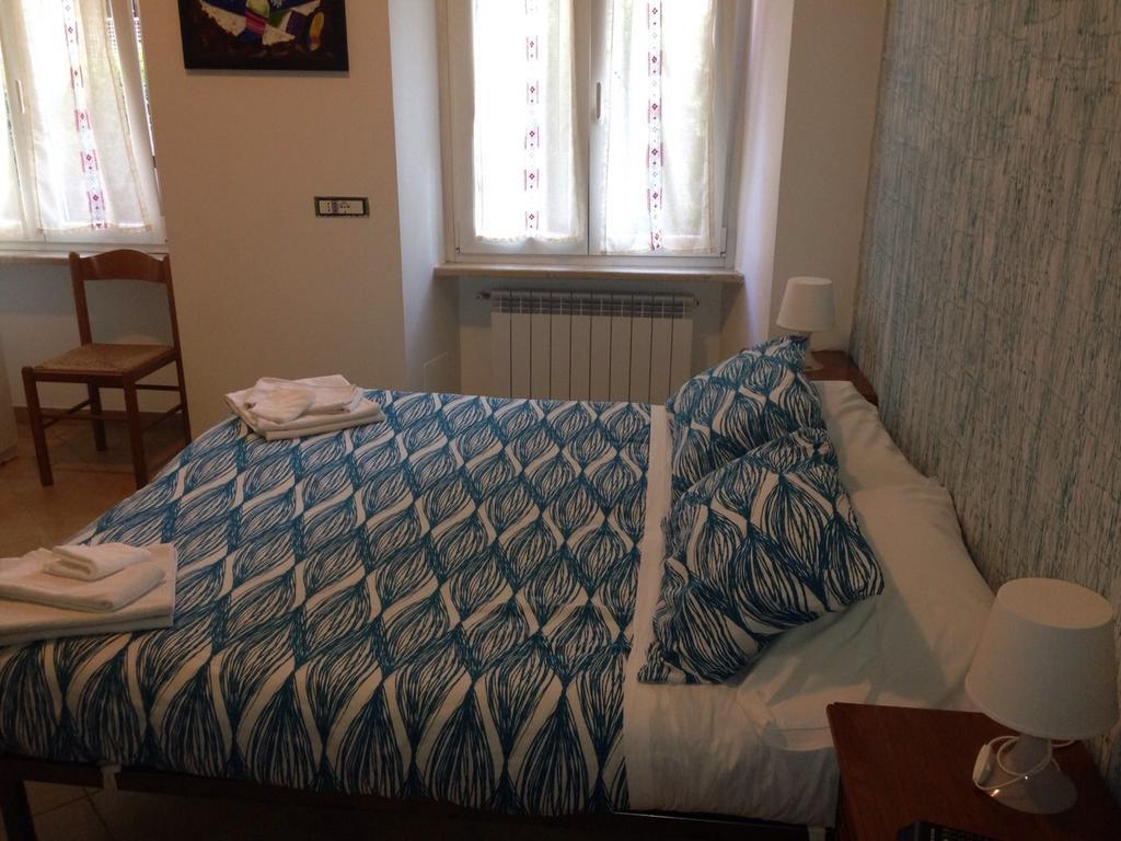 B & B Leonard Acqui Rome Ruang foto